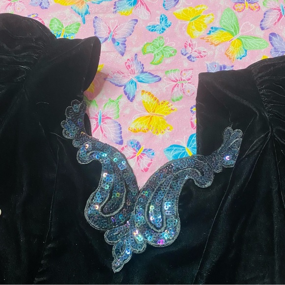 VINTAGE 1980s WOMENS BLACK VELVET PUFFY SLEEVE GOTHIC WEDNESDAYCORE EVENING GOWN - Picture 7 of 9